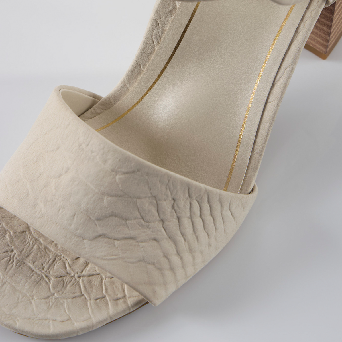 Sonoma Chardonnay Women's Heel/Wedge - Cream