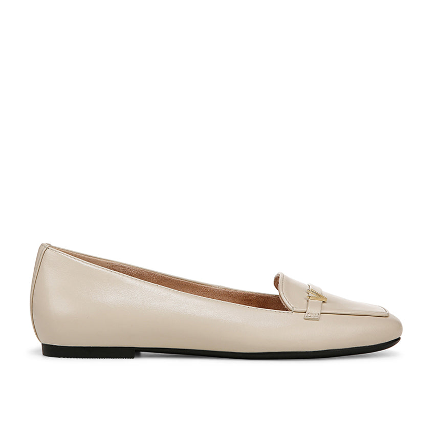 Hyacinth Hayes Women's Flat Shoes - Parchment