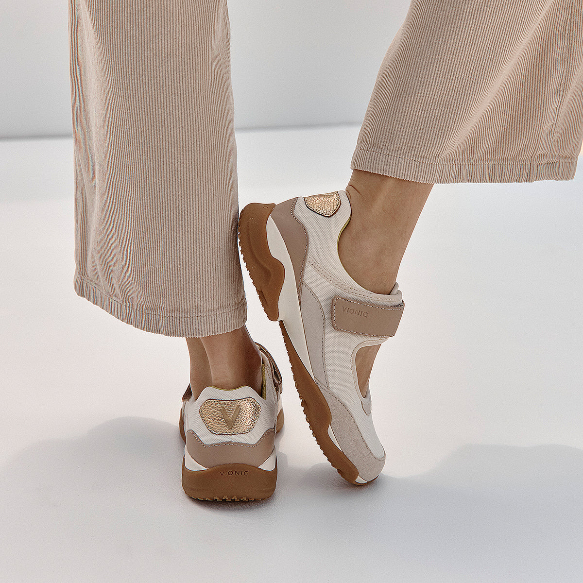 Walk Slim Giselle Women's Active Shoes - Ivory Gold